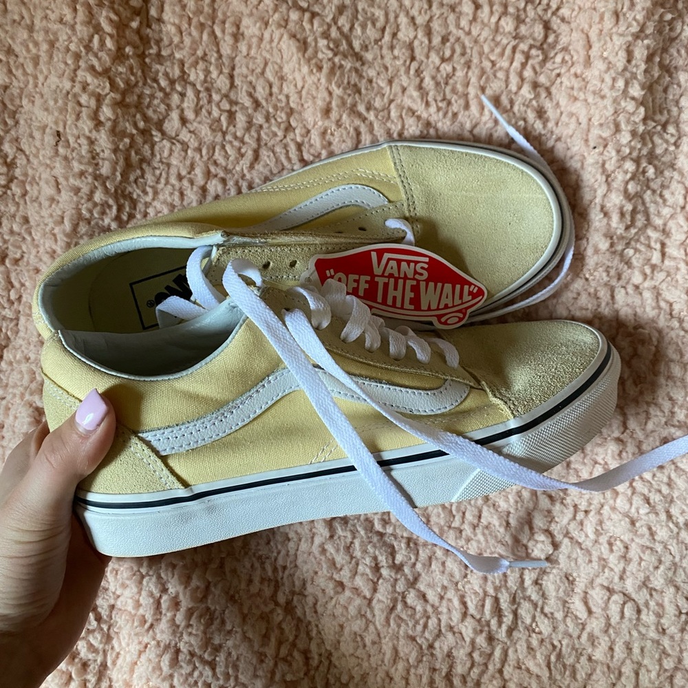 Women’s vans size 6.5